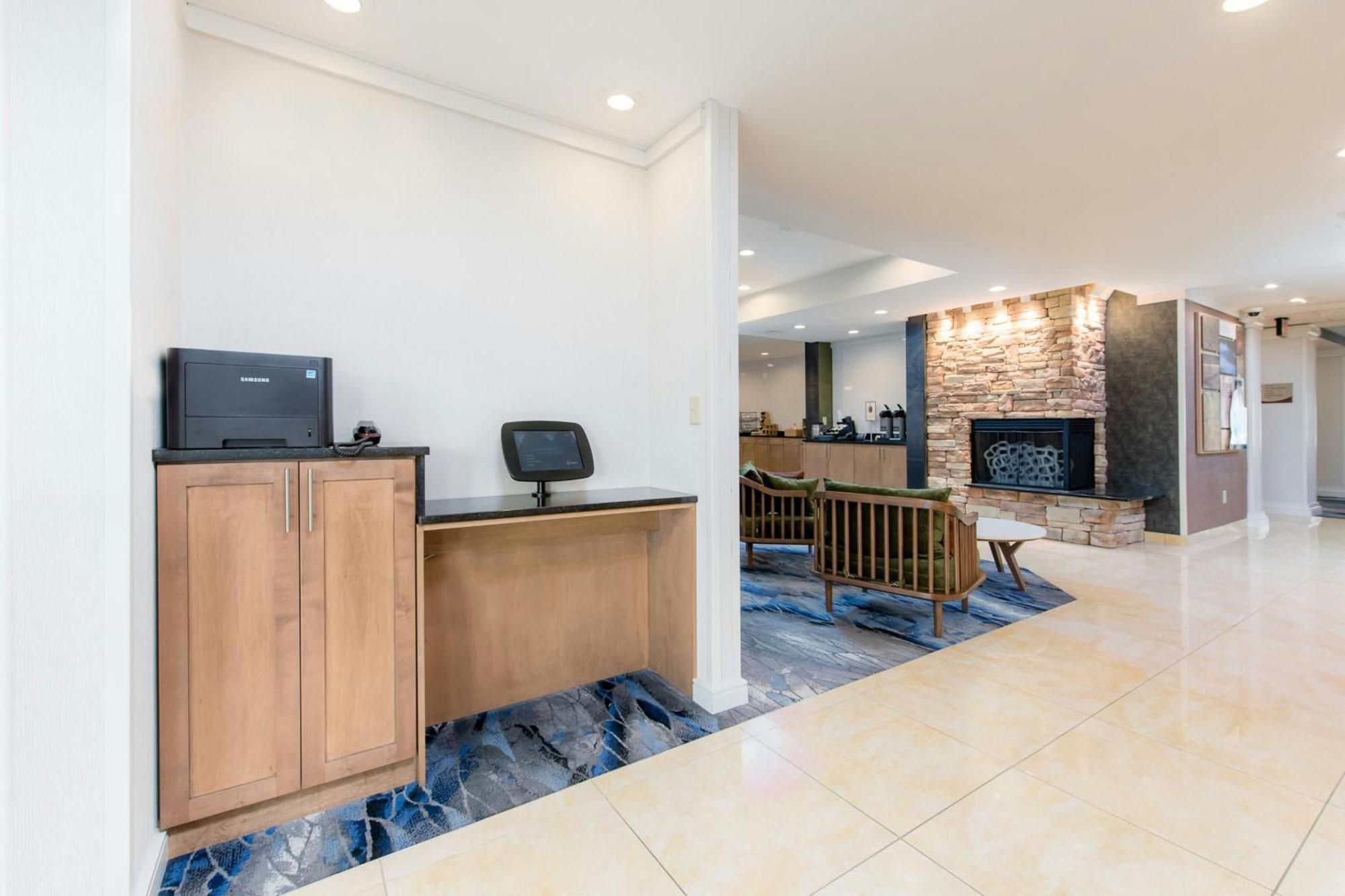 Fairfield Inn Suites Брансвік Екстер'єр фото